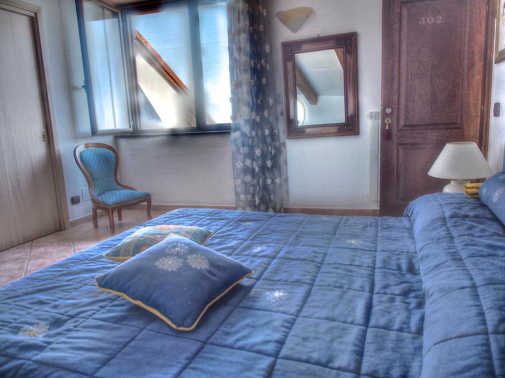 Villa Donna Fausta アジェーロラ 部屋 写真