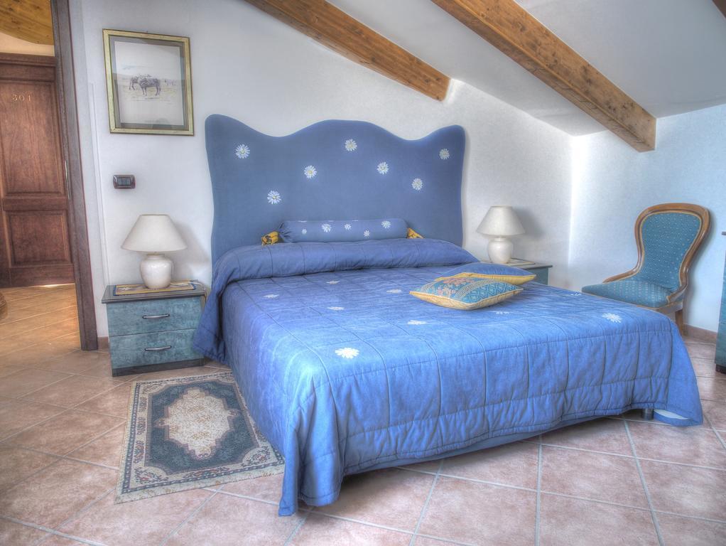 Villa Donna Fausta アジェーロラ 部屋 写真